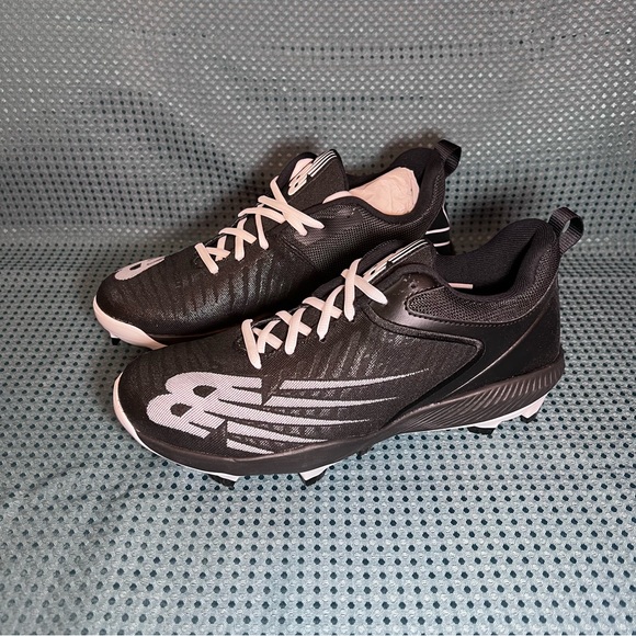 New Balance Other - ***NWT*** MEN`S FUELCELL 4040 V6 MOLDED BASEBALL CLEATS